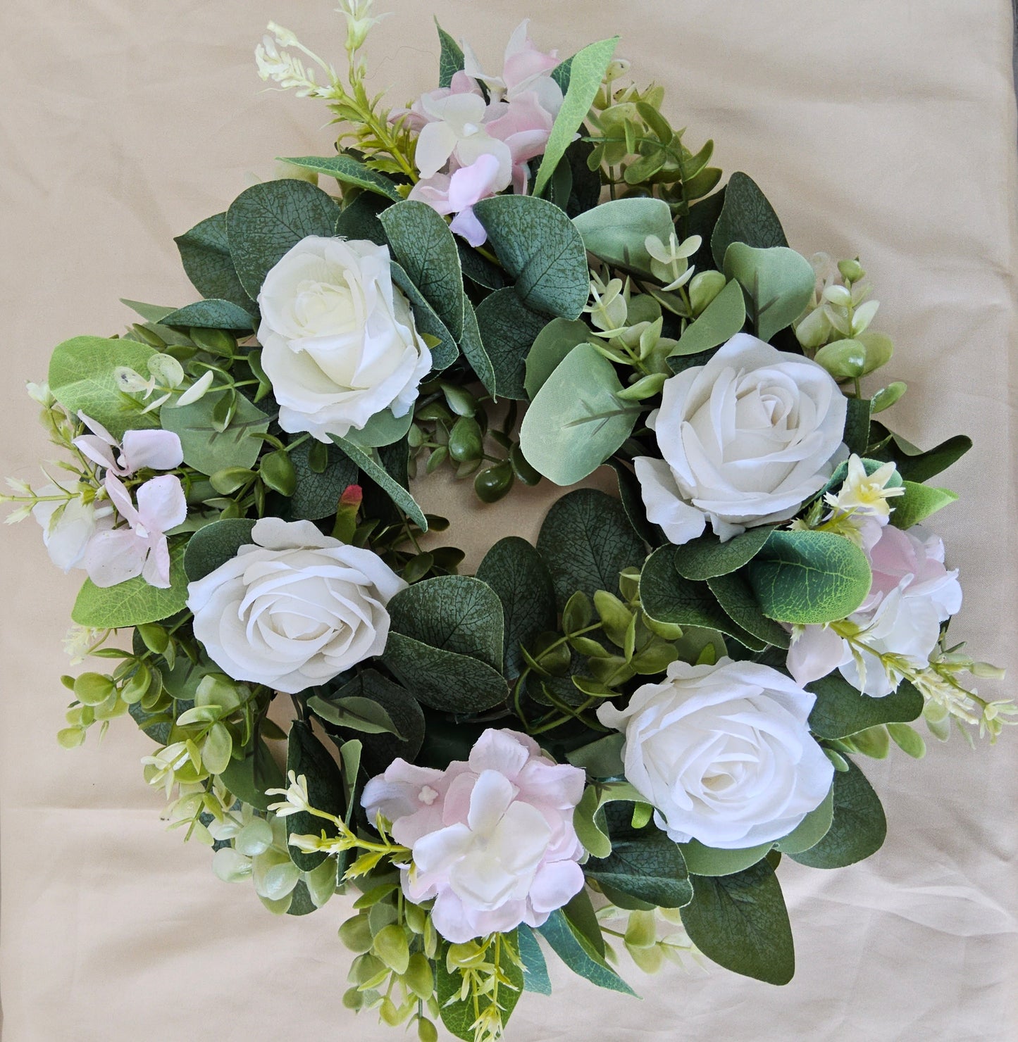 White Rose Delight: Wreath