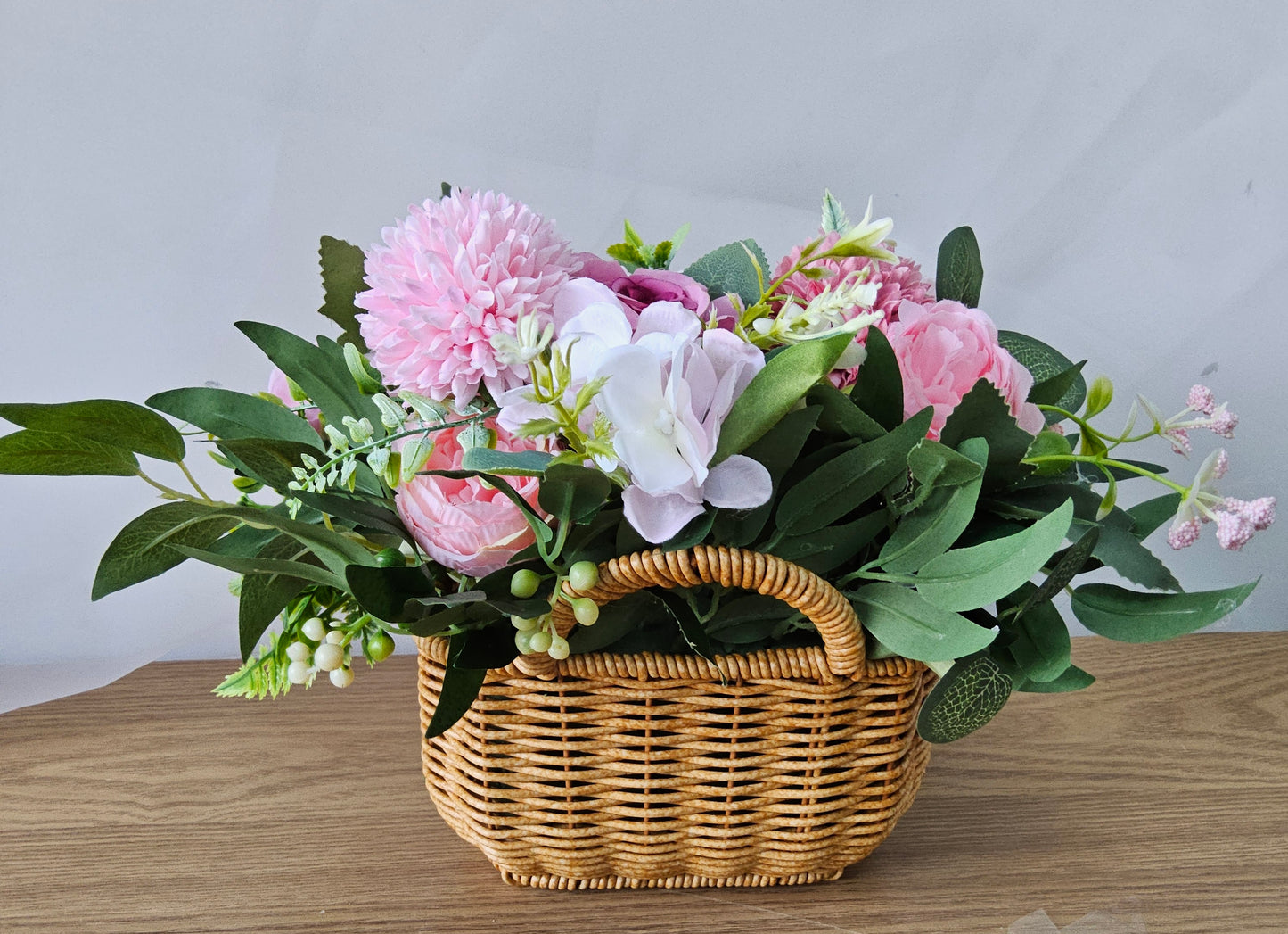 Strawberry Delight (Wall Faux Floral Arrangement