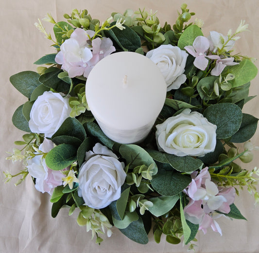 White Rose Delight: Wreath